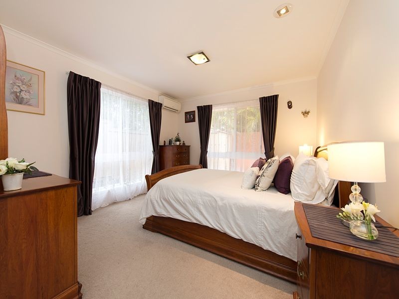 81 Greenford Street, Chapel Hill QLD 4069