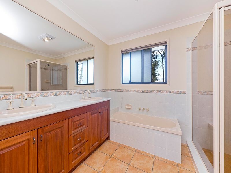 84 Beaufort Crescent, Moggill QLD 4070