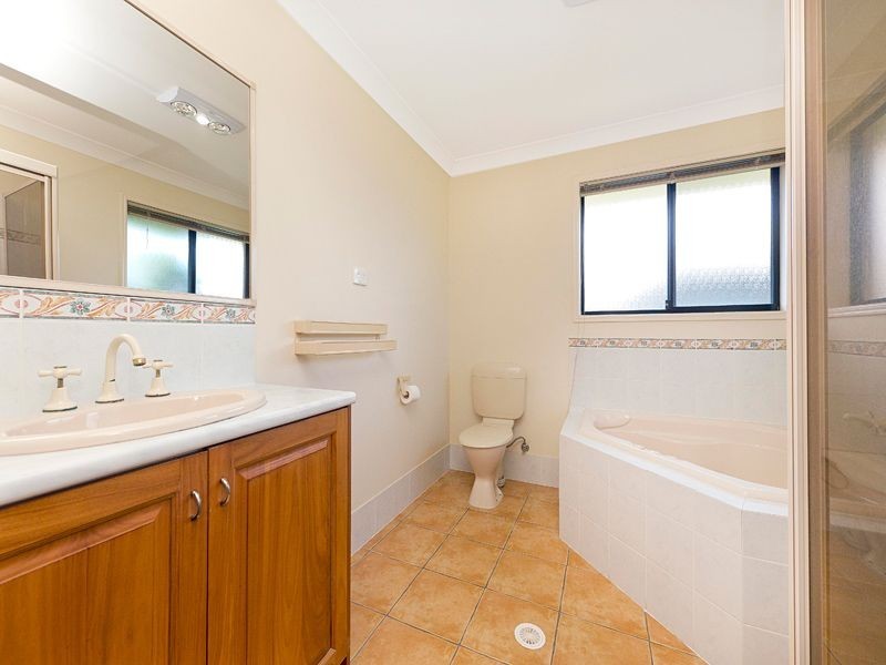 84 Beaufort Crescent, Moggill QLD 4070