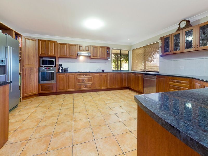 84 Beaufort Crescent, Moggill QLD 4070