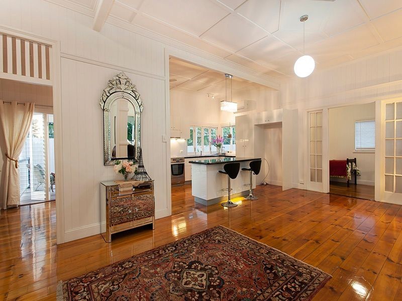 208 Cliveden Avenue, Corinda QLD 4075