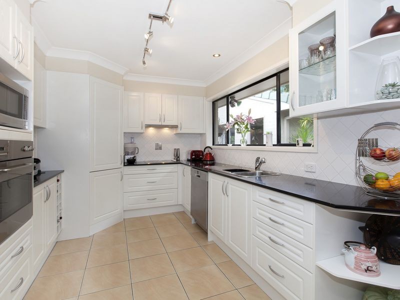 28 Leander Street, Chapel Hill QLD 4069