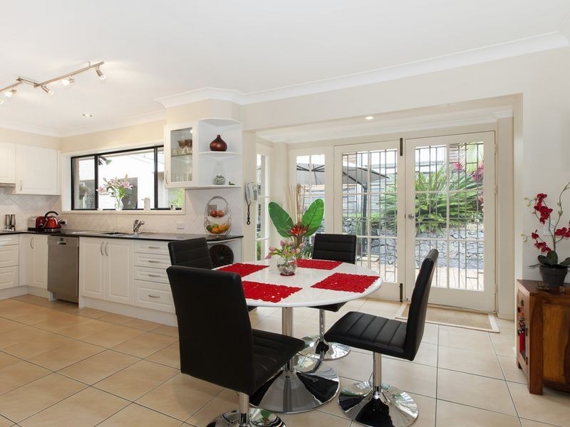 28 Leander Street, Chapel Hill QLD 4069