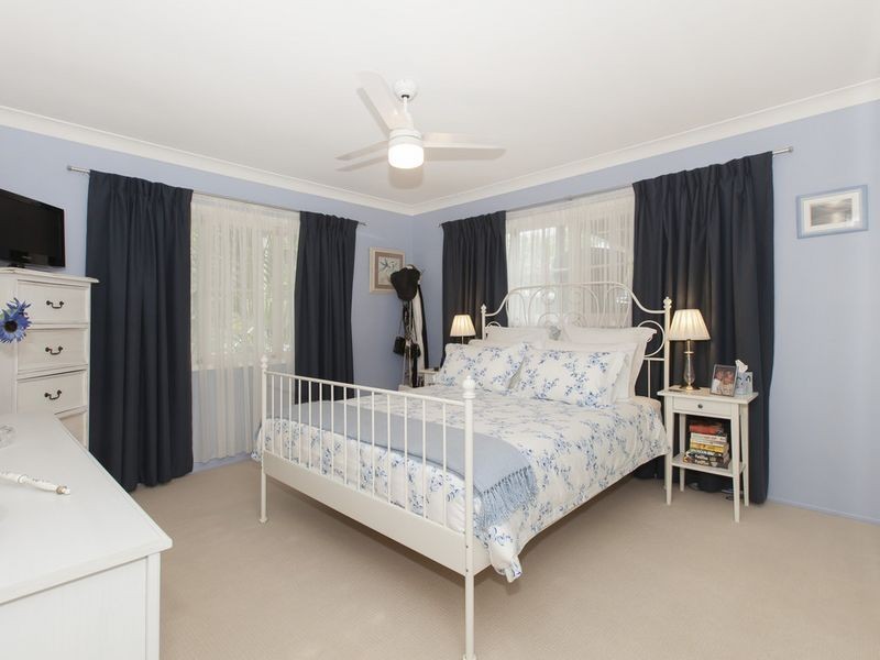 28 Leander Street, Chapel Hill QLD 4069