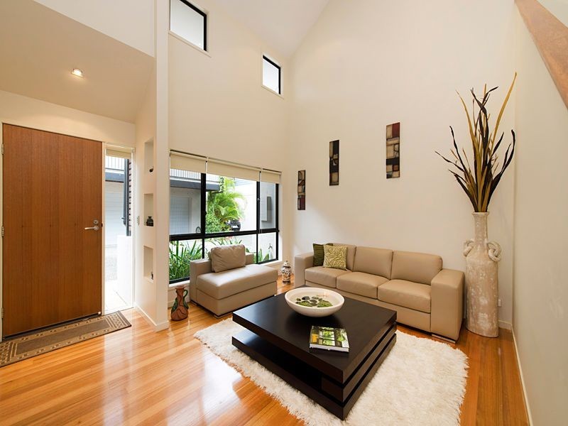 40 Raven Street, St Lucia QLD 4067