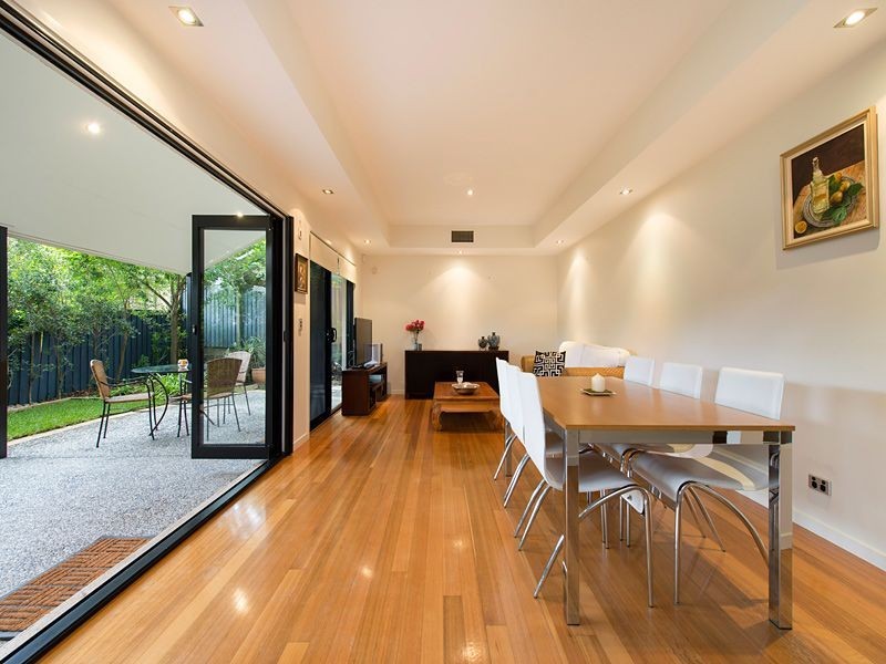 40 Raven Street, St Lucia QLD 4067