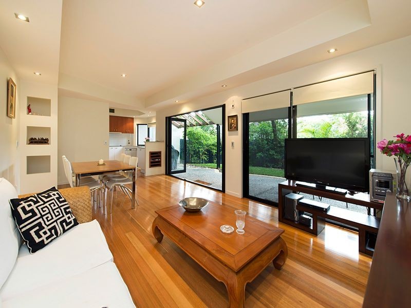 40 Raven Street, St Lucia QLD 4067