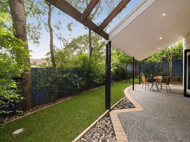 40 Raven Street, St Lucia QLD 4067