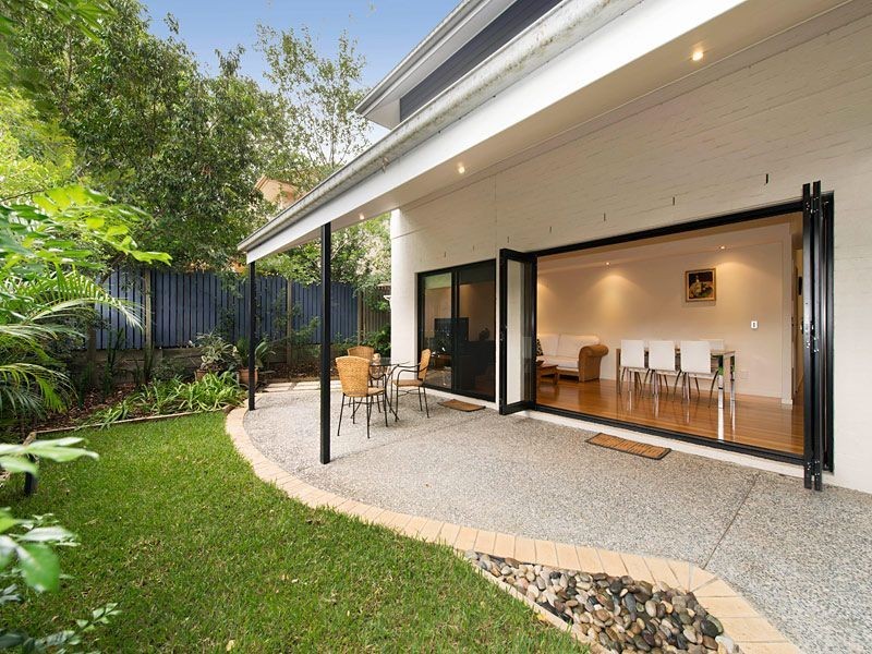 40 Raven Street, St Lucia QLD 4067