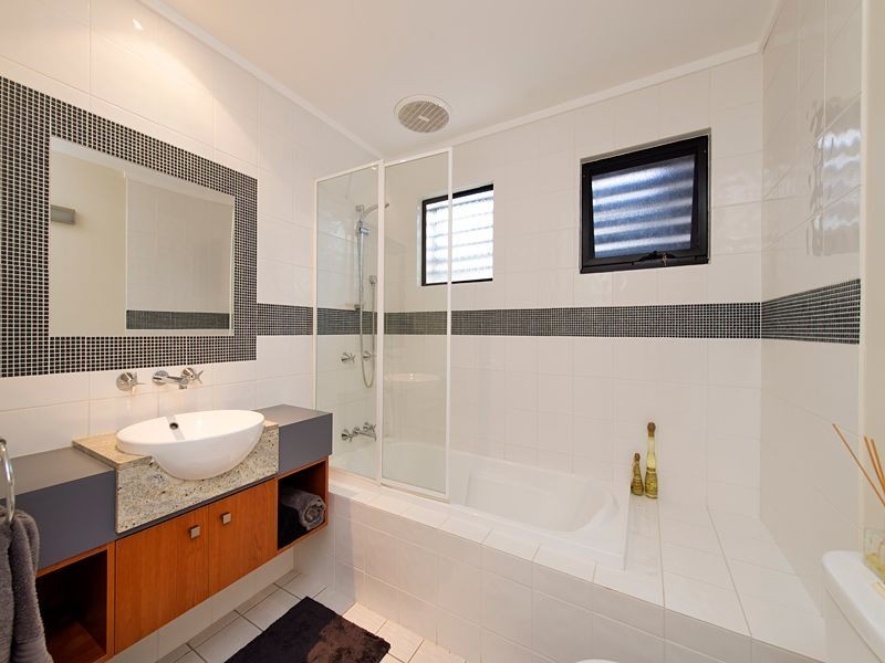 40 Raven Street, St Lucia QLD 4067