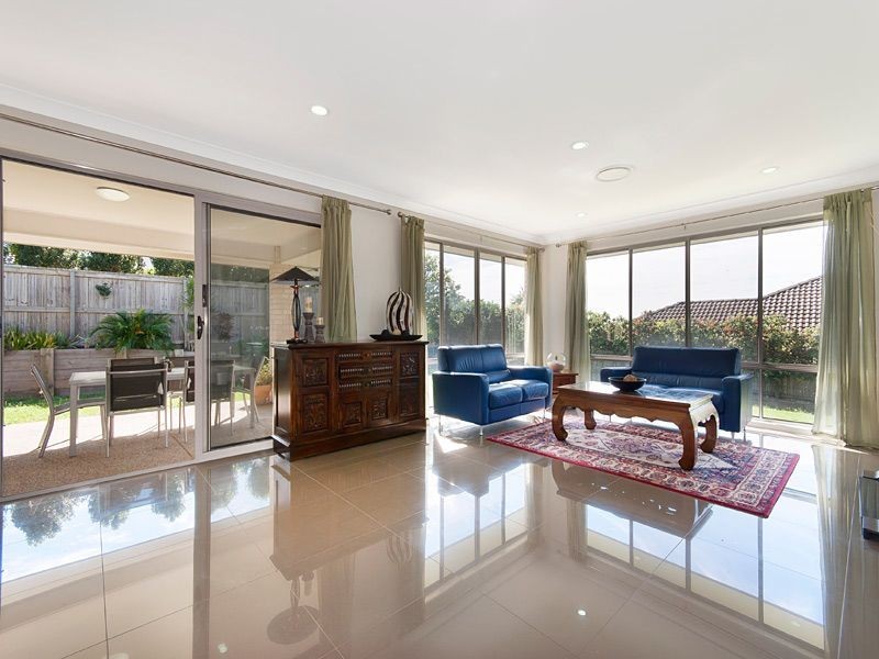 35 Rise Place, Moggill QLD 4070