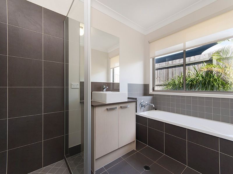 35 Rise Place, Moggill QLD 4070