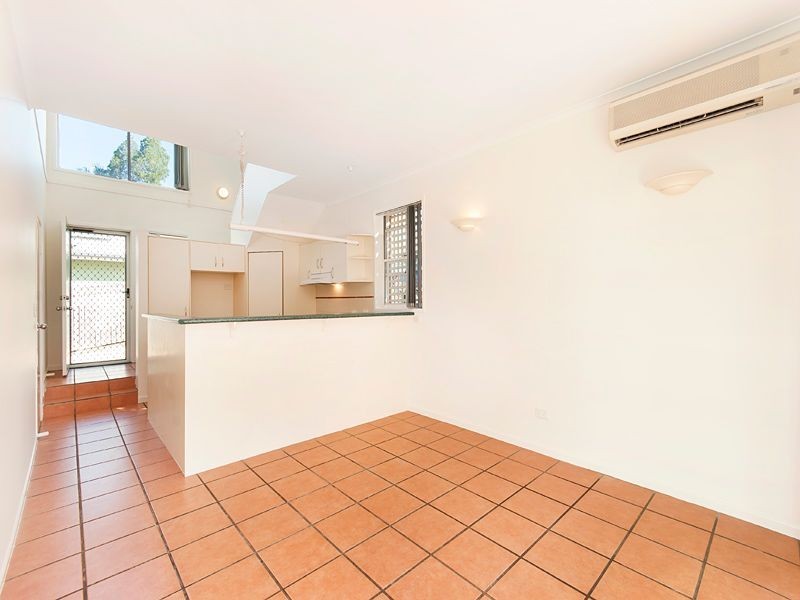 1/106 Whitmore Street, Taringa QLD 4068