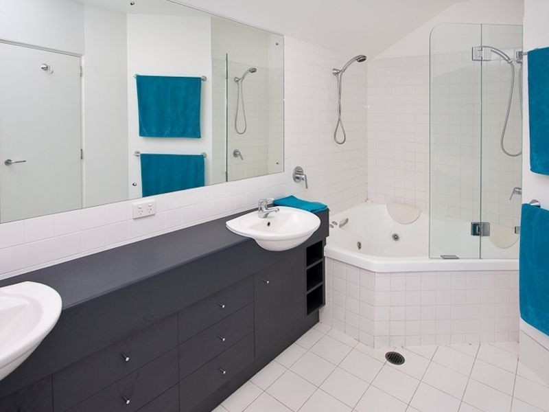 30 Salisbury Street, Indooroopilly QLD 4068