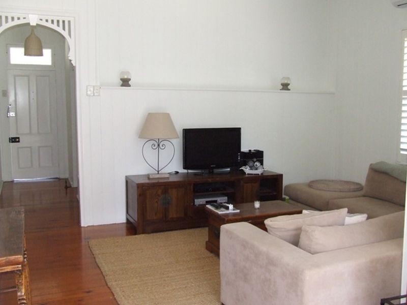 13 Elizabeth Street, Toowong QLD 4066