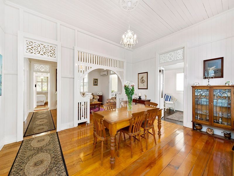 11 Rylatt Street, Indooroopilly QLD 4068