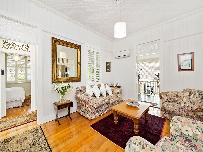 11 Rylatt Street, Indooroopilly QLD 4068