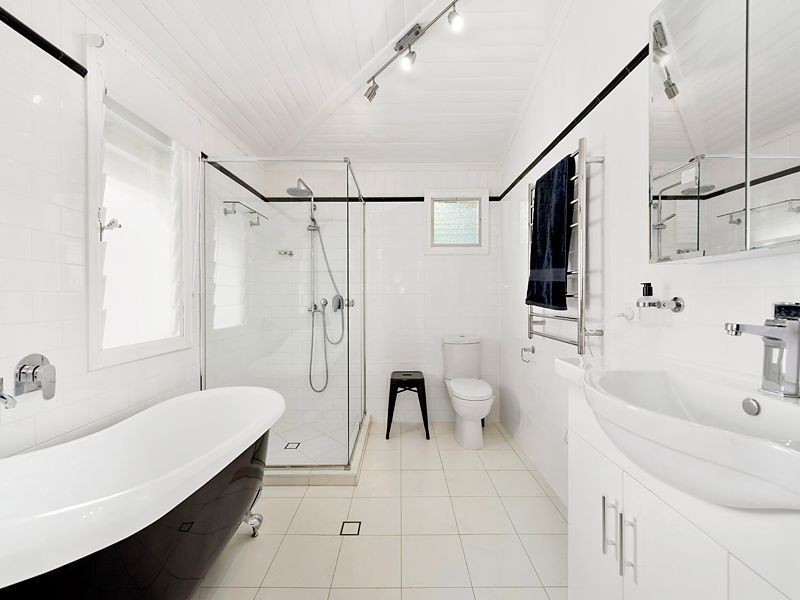 11 Rylatt Street, Indooroopilly QLD 4068