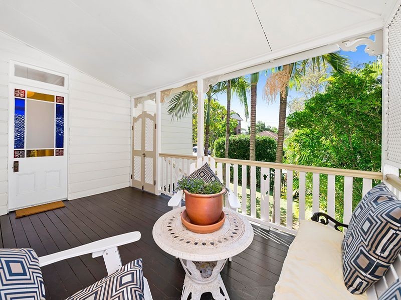 11 Rylatt Street, Indooroopilly QLD 4068