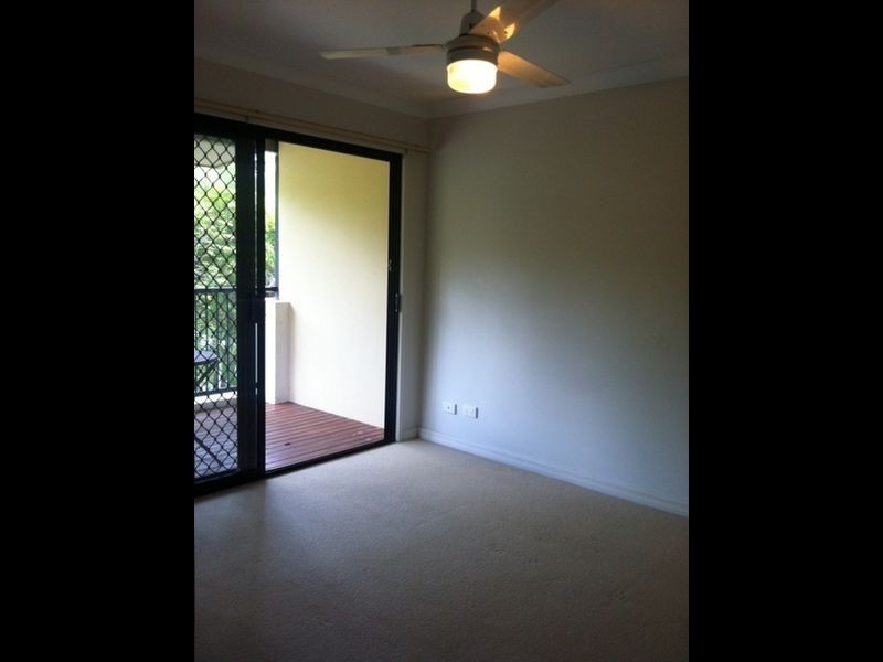 2/8 Sundridge Street, Taringa QLD 4068