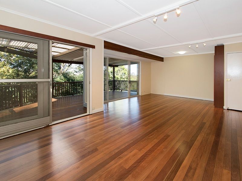 29 Blackstone Street, Indooroopilly QLD 4068