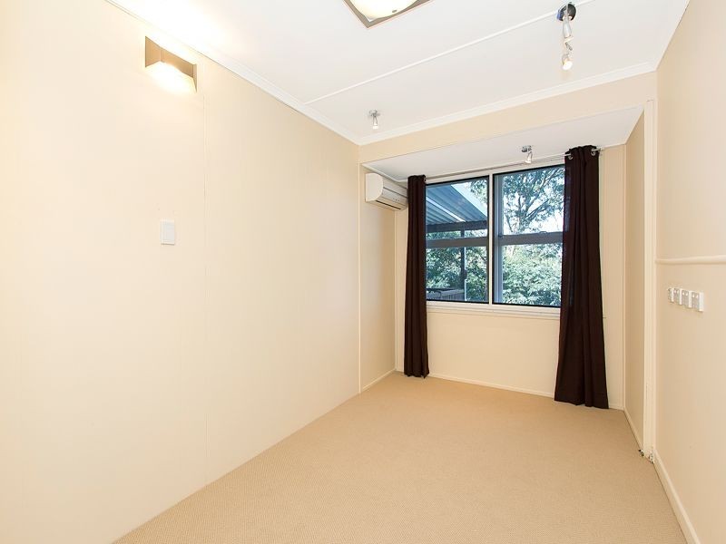 29 Blackstone Street, Indooroopilly QLD 4068