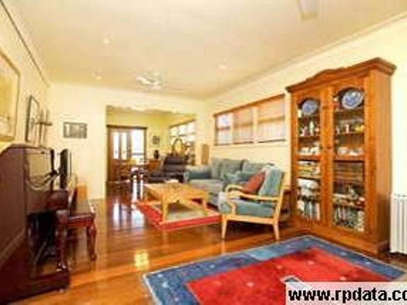 22 Greenlaw Street, Indooroopilly QLD 4068
