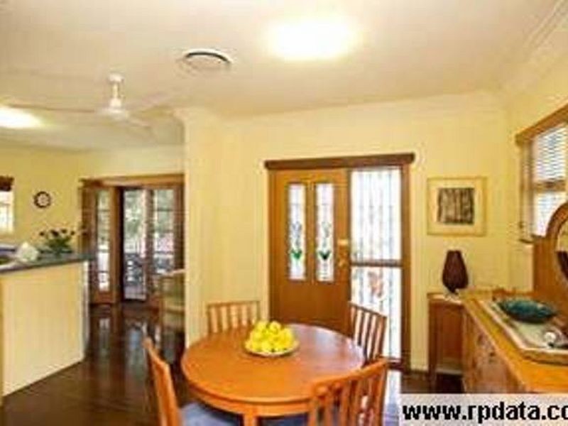 22 Greenlaw Street, Indooroopilly QLD 4068