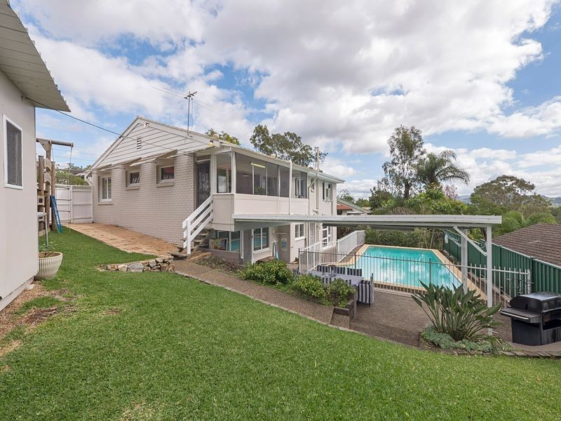 3 Crestview Street, Kenmore QLD 4069