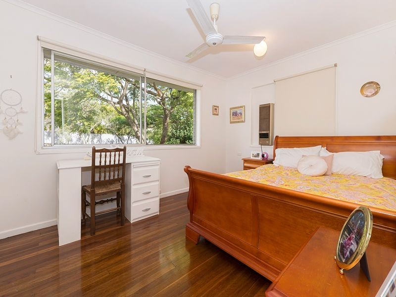 3 Crestview Street, Kenmore QLD 4069