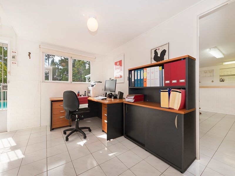 3 Crestview Street, Kenmore QLD 4069