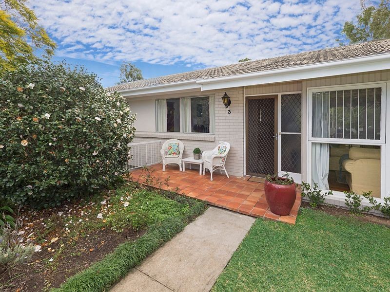 3 Crestview Street, Kenmore QLD 4069