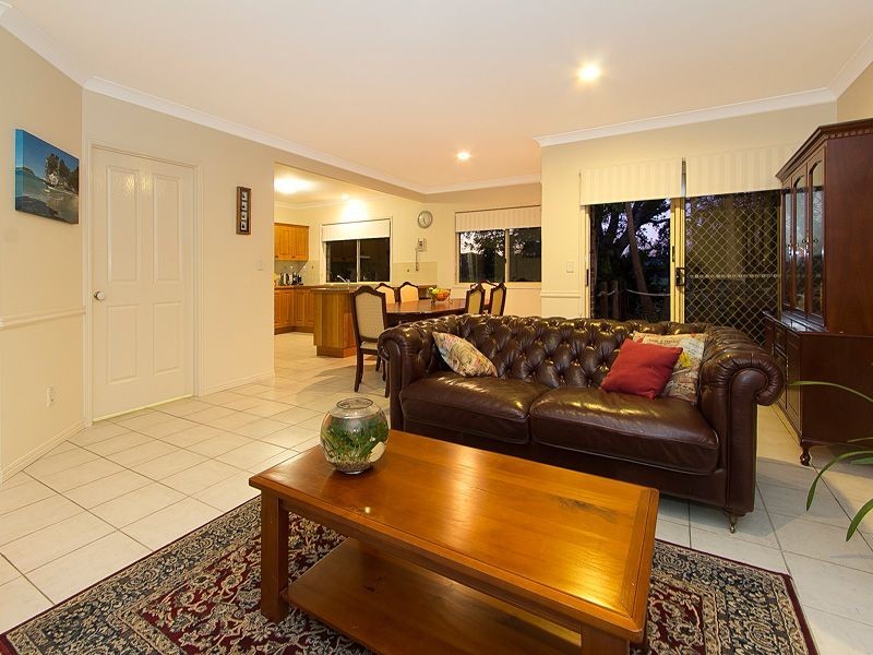 27 Churchill Street, Graceville QLD 4075