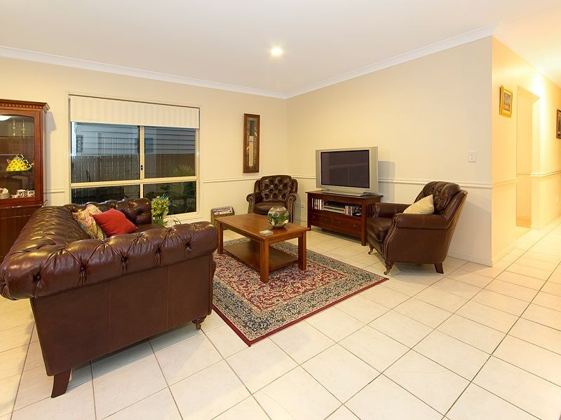 27 Churchill Street, Graceville QLD 4075