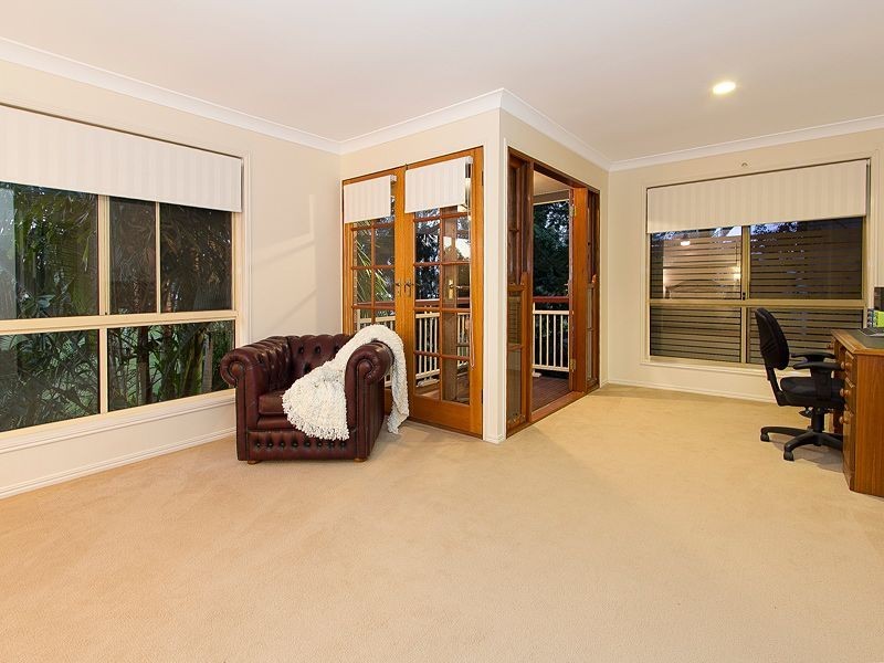 27 Churchill Street, Graceville QLD 4075