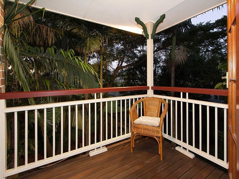 27 Churchill Street, Graceville QLD 4075