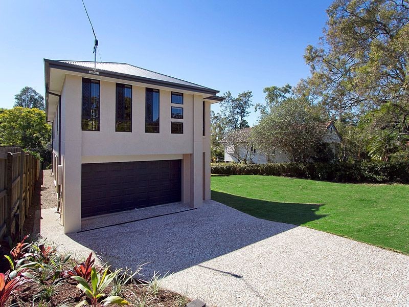 18 Gilruth Road, Kenmore QLD 4069