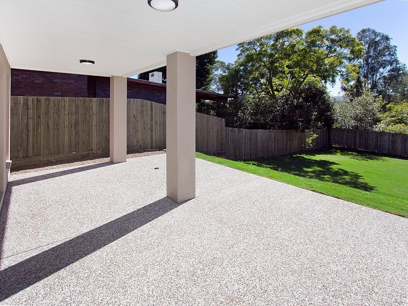 18 Gilruth Road, Kenmore QLD 4069