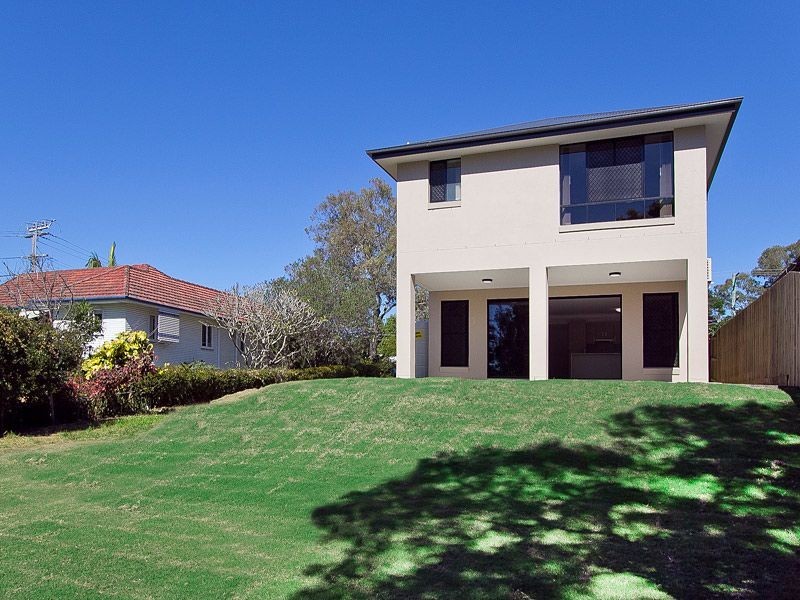 18 Gilruth Road, Kenmore QLD 4069