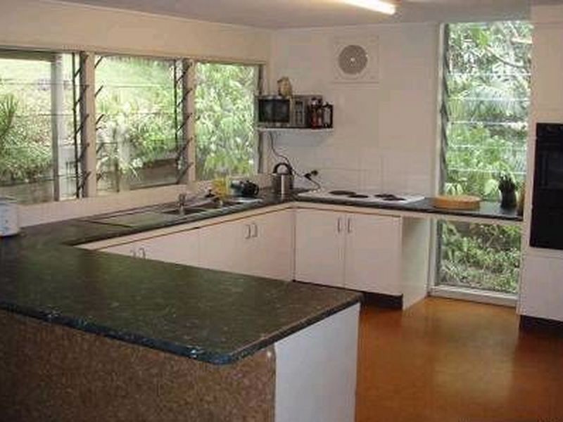 8 Narnoo Street, Chapel Hill QLD 4069