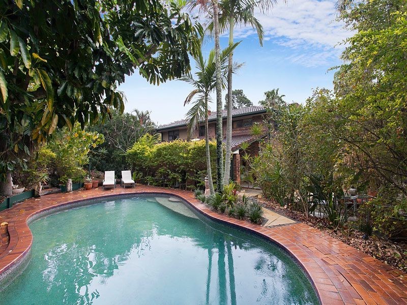 60 Marmindie Street, Chapel Hill QLD 4069