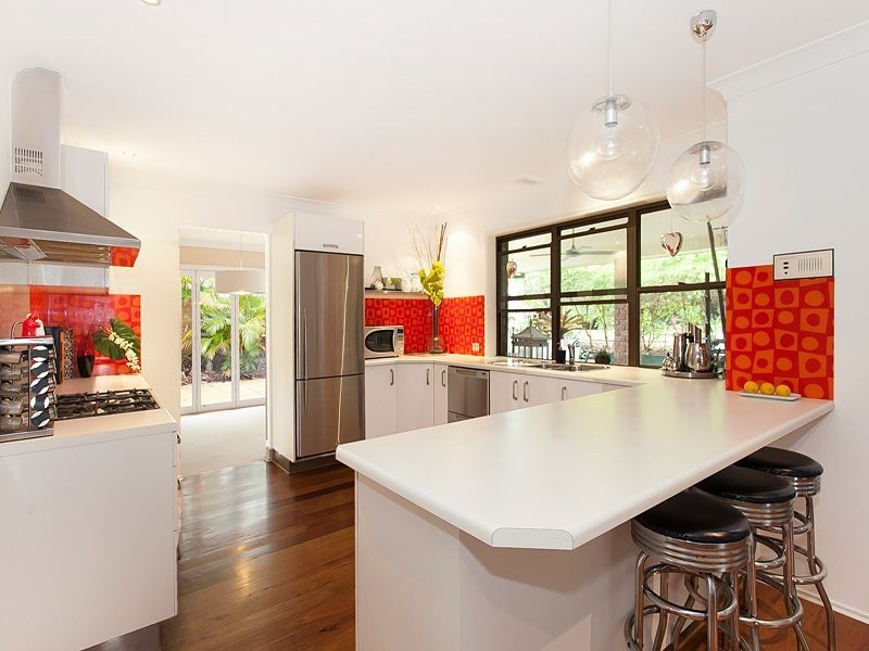 60 Marmindie Street, Chapel Hill QLD 4069