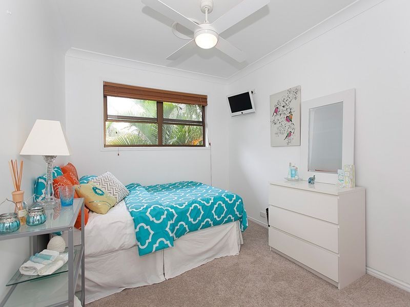 60 Marmindie Street, Chapel Hill QLD 4069