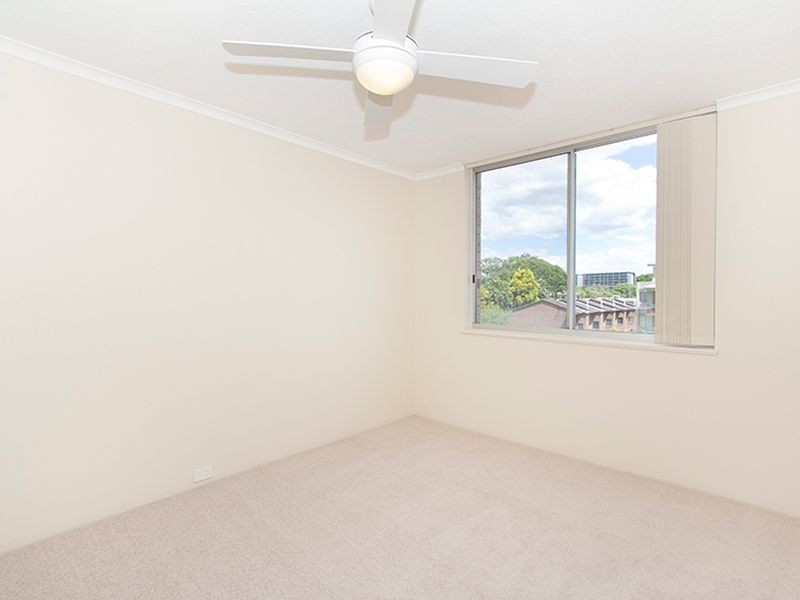 9/122 Macquarie Street, St Lucia QLD 4067