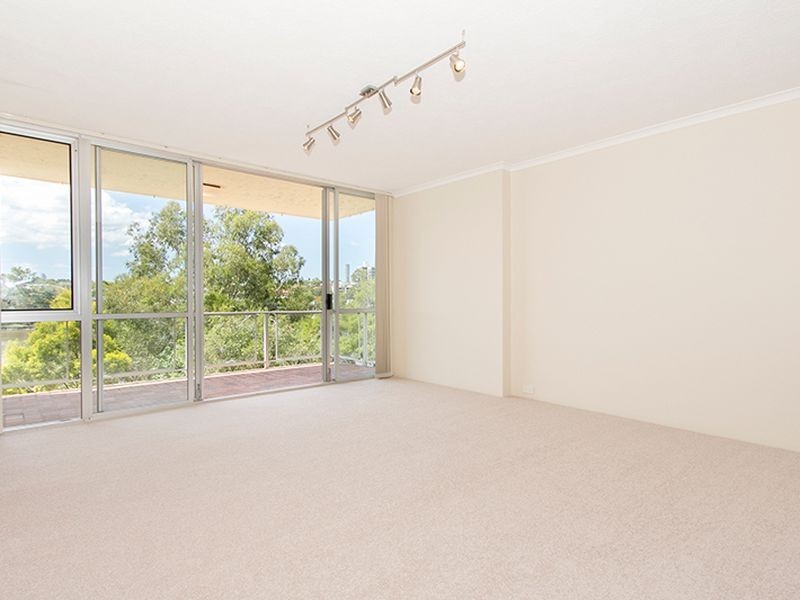 9/122 Macquarie Street, St Lucia QLD 4067