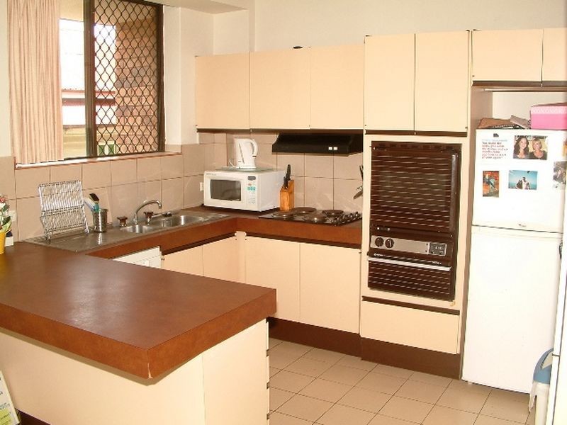 2/21 Depper Street, Toowong QLD 4066