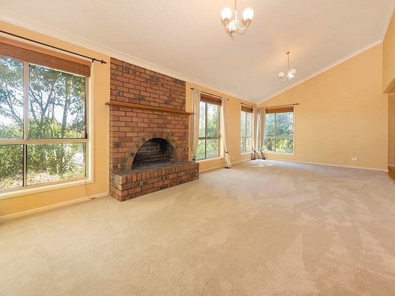 8 Wattlebrush Close, Bellbowrie QLD 4070