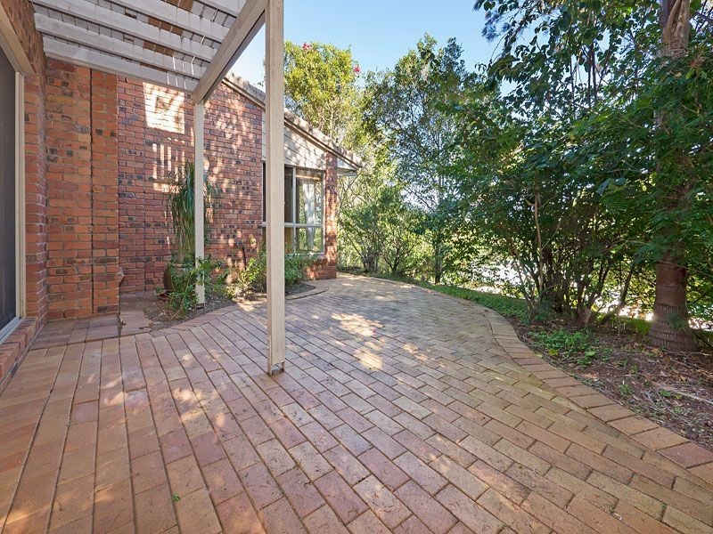 8 Wattlebrush Close, Bellbowrie QLD 4070