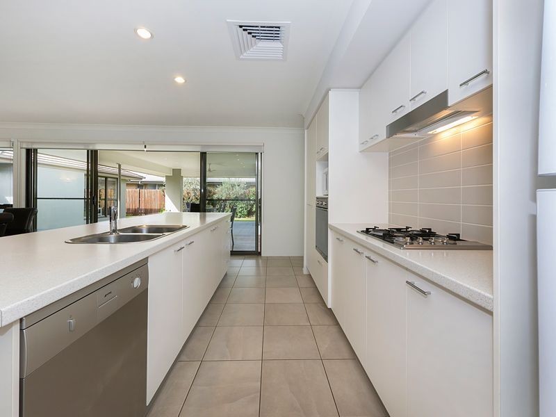 12 Sanctuary Way, Moggill QLD 4070