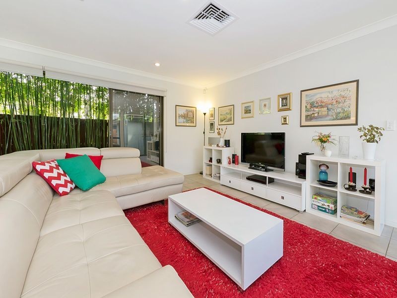 12 Sanctuary Way, Moggill QLD 4070